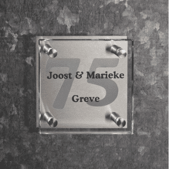 Glazen naambord van helder glas G4 en RVS achterplaat PlakHet