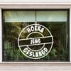 Hoera geslaagd button 4 a window with a sign on it