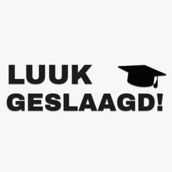 Hoera geslaagd met hoed en naam