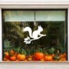 Herbruikbare raamsticker herfst met eekhoorn op tak, eenvoudig te plaatsen en herbruikbaar. Herfst raamsticker eekhoorn op tak