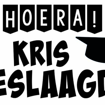 geslaagd raamsticker naam groot, geslaagd sticker naam raam, grote raamsticker geslaagd naam, geslaagd versiering naam