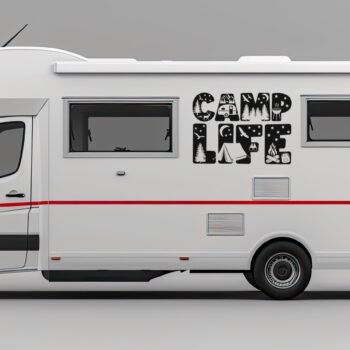 camp life sticker: Camper sticker Camp Life op de zijkant van een camper