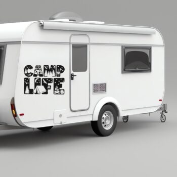 camp life sticker: Camper sticker Camp Life op de zijkant van een caravan