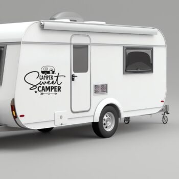 camper sweet camper sticker: Caravan sticker Camper sweet camper op de zijkant van een caravan