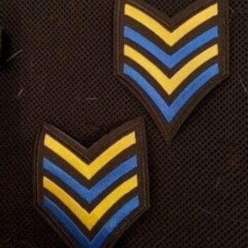 Embleem Sergeant strepen Blauw Geel