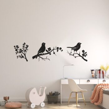 Bloesem muursticker set boven het bureau in de kinderkamer