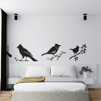 Kuifvogel muurstickers set boven het bed in de slaapkamer